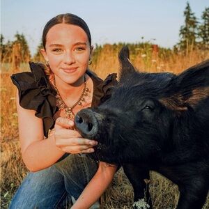 Meet your Posher, Jasmine